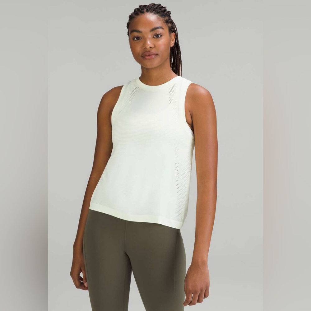 Lululemon Train to Be Tank Top Silverescent Sz 6
